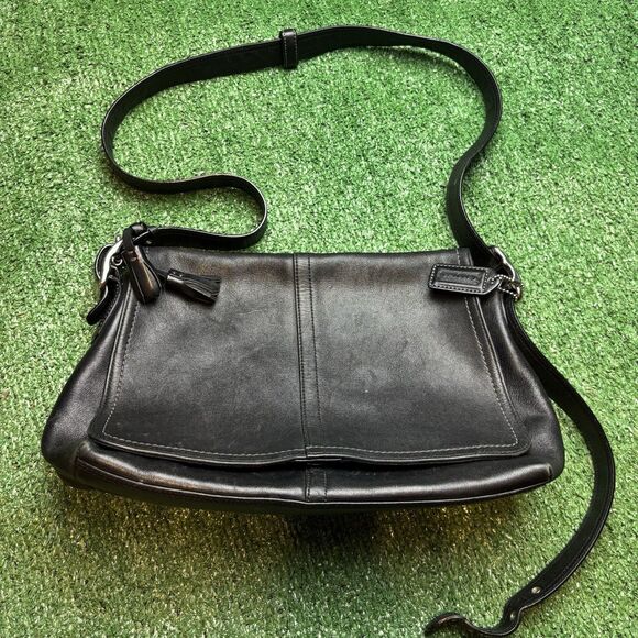VTG Coach F10204 Black Leather Fold Over Flap Shoulder Bag Purse - Picture 13 of 13